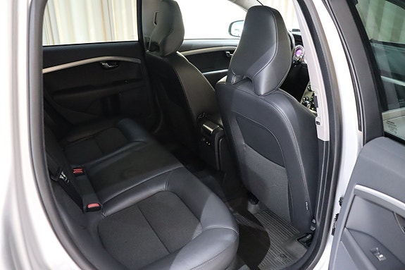 Volvo V70 12 of 29