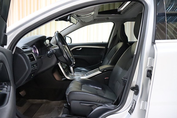 Volvo V70 15 of 29