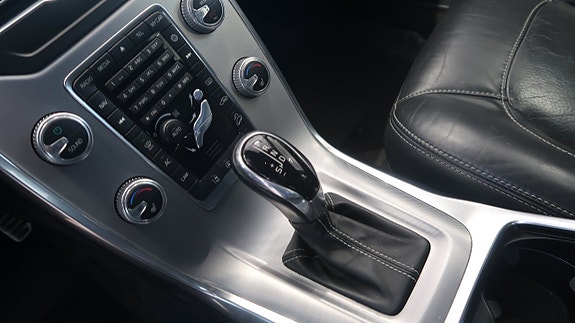 Volvo XC70 12 of 22
