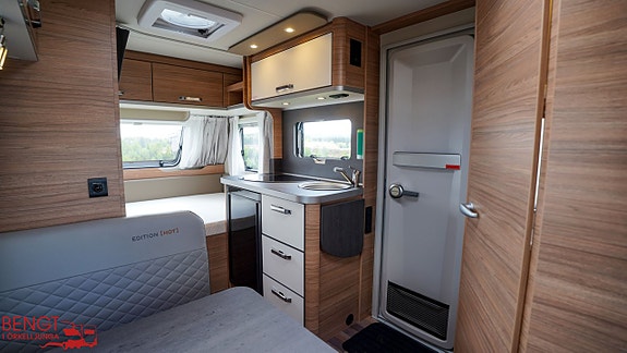 Weinsberg Caraone Edition HOT 390 QD | Mover | Solcell | Lit 9 of 21