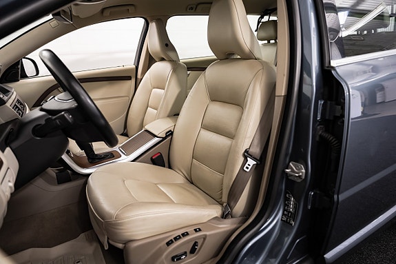 Volvo V70 20 of 27