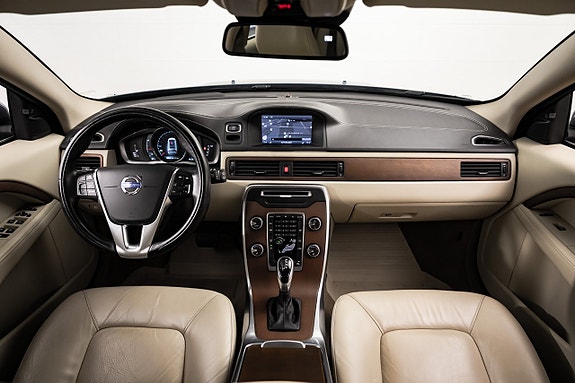 Volvo V70 12 of 27