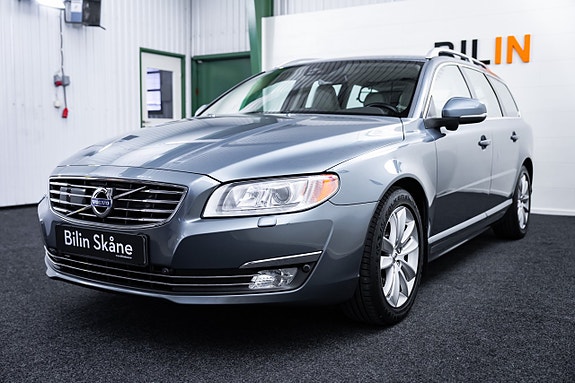 Volvo V70 3 of 27