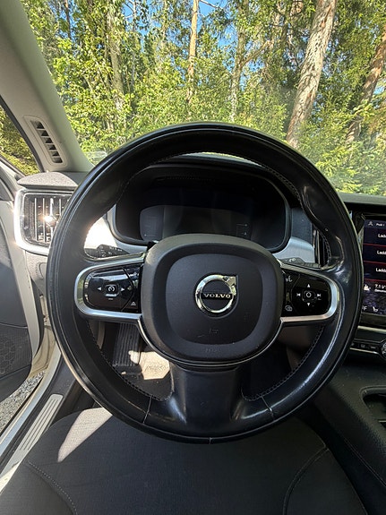 Volvo V90 3 of 5