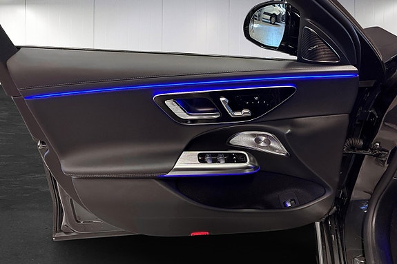 Mercedes-Benz E300 13 of 24