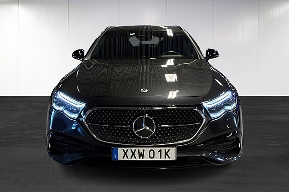 Mercedes-Benz E300 5 of 24