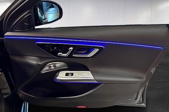 Mercedes-Benz E300 16 of 24