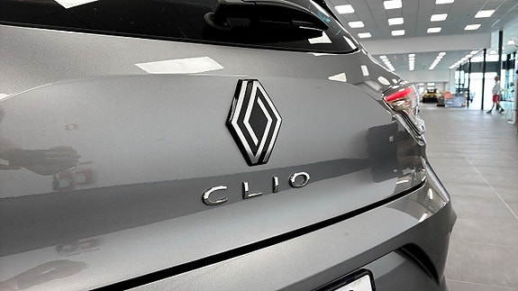 Renault Clio 22 of 22