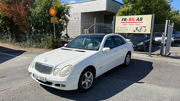 Mercedes-Benz E200 3 of 12