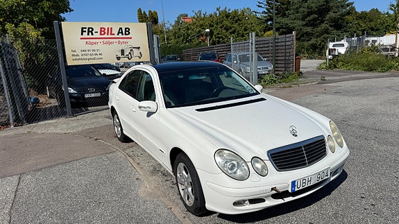 Mercedes-Benz E200 2 of 12