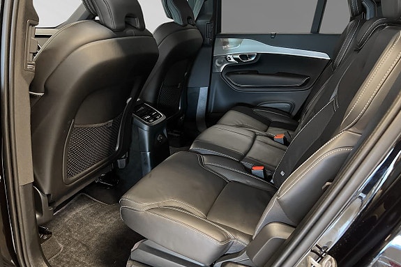 Volvo XC90 8 of 27