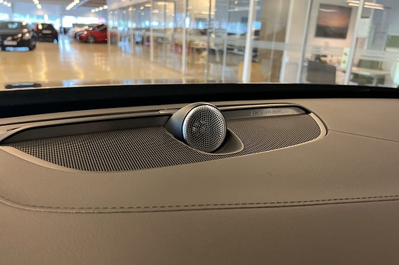 Volvo XC90 20 of 27