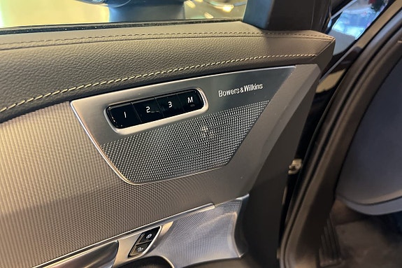 Volvo XC90 19 of 27
