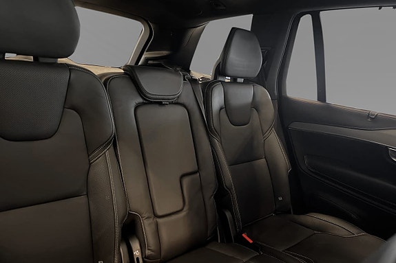 Volvo XC90 11 of 27