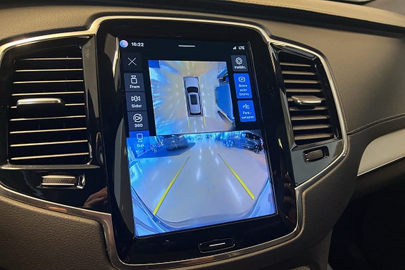 Volvo XC90 23 of 27