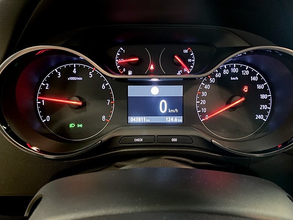 Opel Crossland X 8 of 18