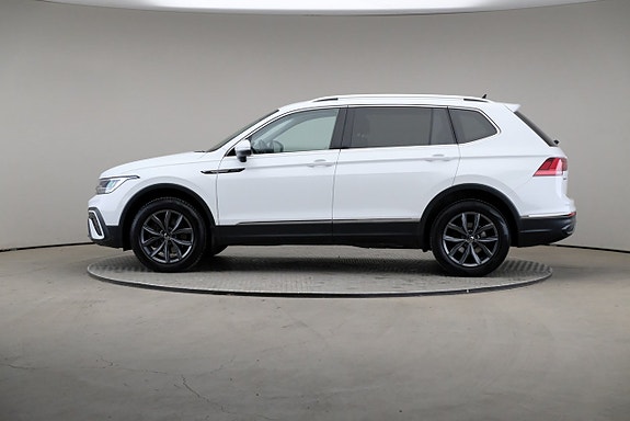 Volkswagen Tiguan Allspace 4 of 28