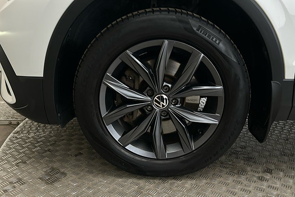 Volkswagen Tiguan Allspace 12 of 28