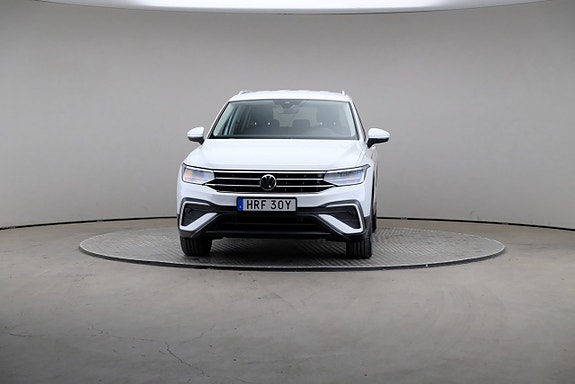 Volkswagen Tiguan Allspace 3 of 28
