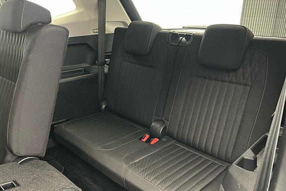 Volkswagen Tiguan Allspace 14 of 28