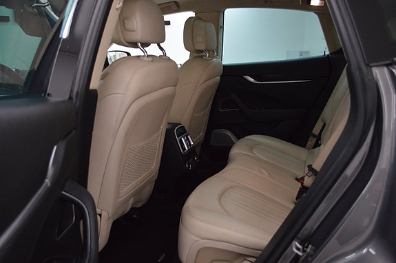 Maserati Levante 9 of 27
