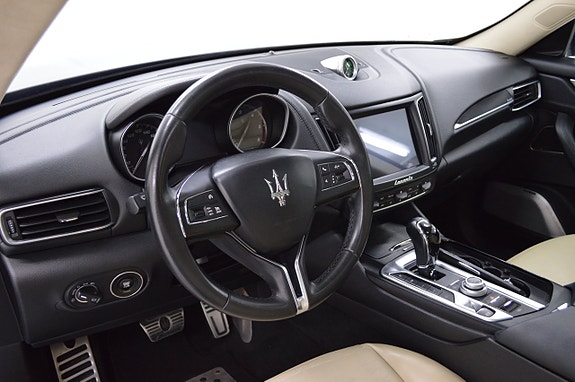 Maserati Levante 12 of 27