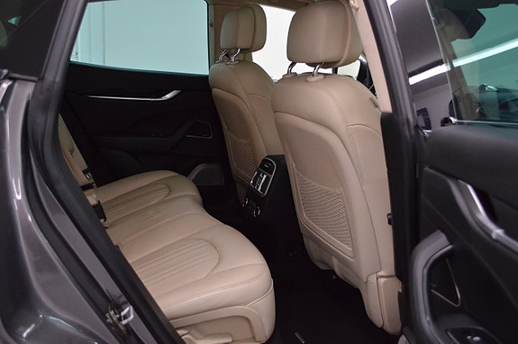 Maserati Levante 10 of 27