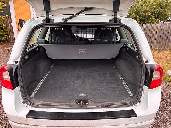 Volvo V70 8 of 10