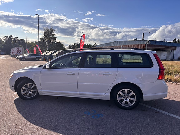 Volvo V70 4 of 10