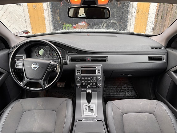Volvo V70 6 of 10