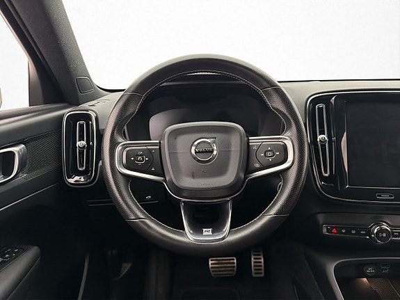 Volvo XC40 15 of 30