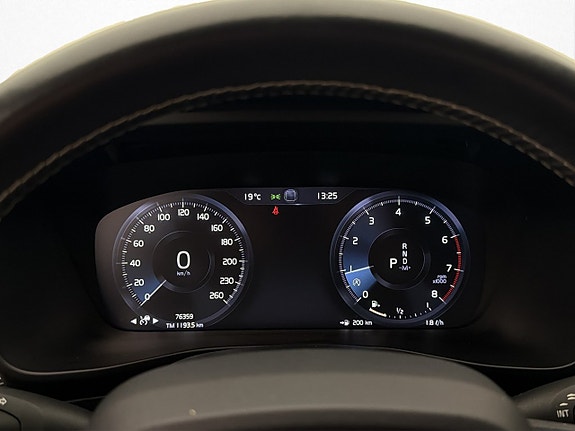 Volvo XC40 19 of 30
