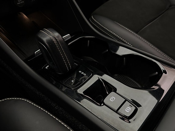 Volvo XC40 30 of 30
