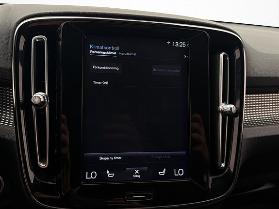 Volvo XC40 28 of 30
