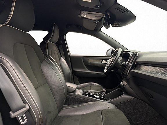 Volvo XC40 16 of 30