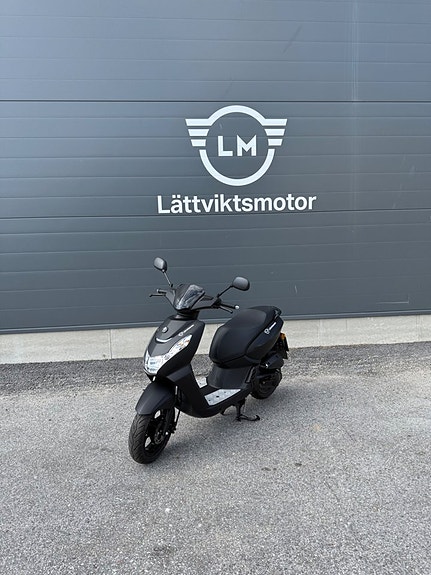 Peugeot Kisbee 4-takt 5 Plus Mad Black