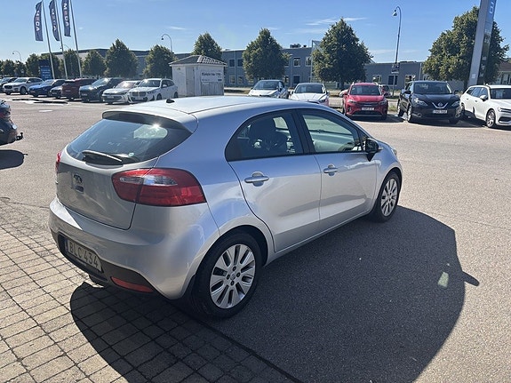 Kia Rio 6 of 11