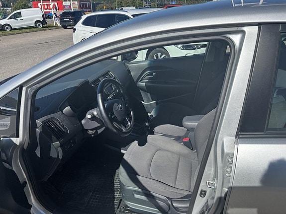 Kia Rio 9 of 11