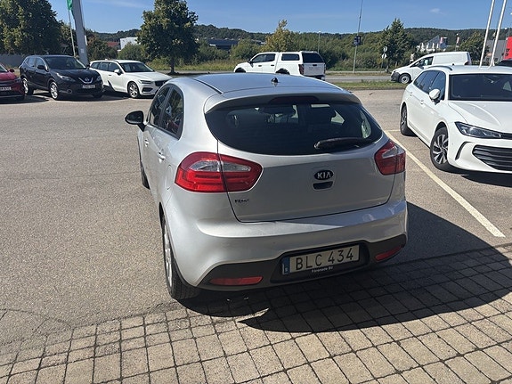 Kia Rio 4 of 11