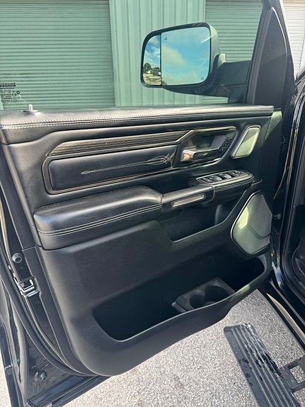 Dodge RAM 1500 16 of 17