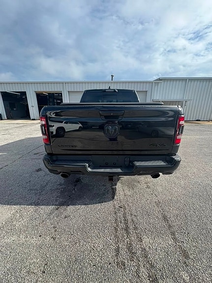 Dodge RAM 1500 4 of 17