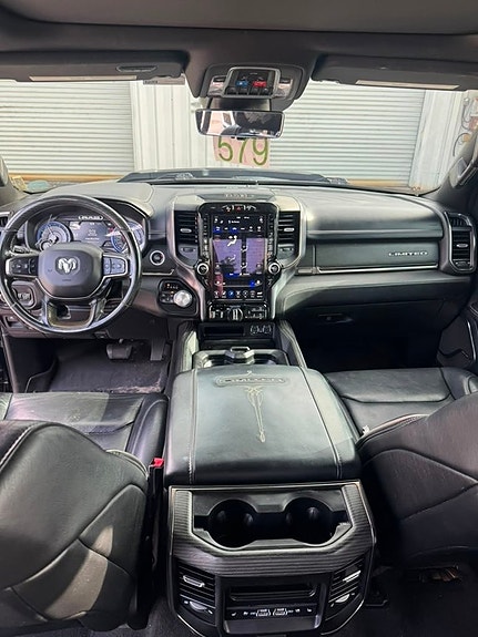 Dodge RAM 1500 10 of 17