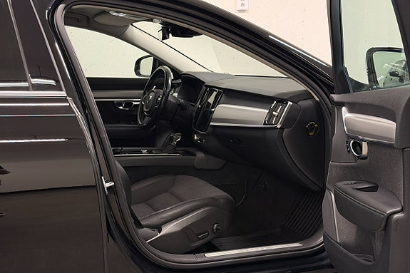 Volvo V90 26 of 29