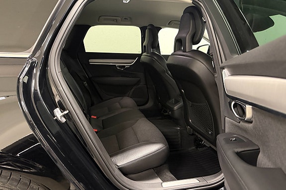 Volvo V90 27 of 29