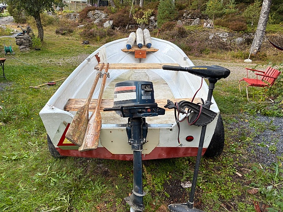 Glasfibereka med trailer + motor 5 of 7