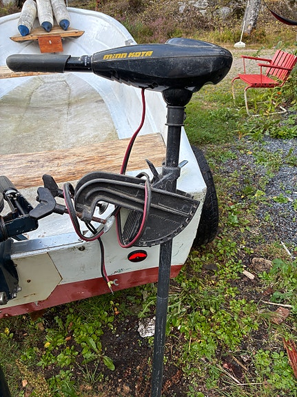 Glasfibereka med trailer + motor 6 of 7