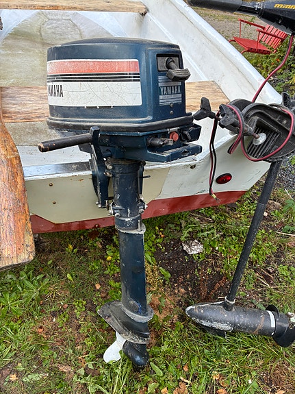Glasfibereka med trailer + motor 3 of 7