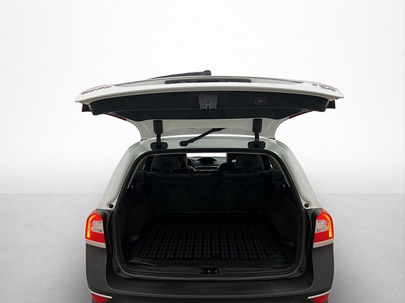 Volvo XC70 9 of 30