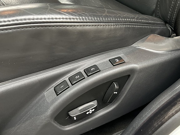Volvo XC70 16 of 30