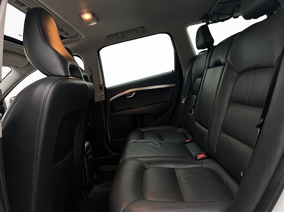 Volvo XC70 18 of 30